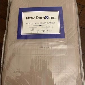 New Domaine Microfiber quilted blanket F/Q